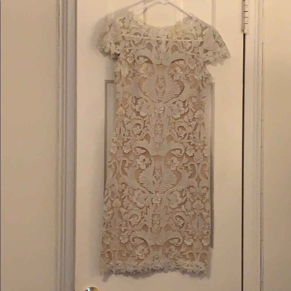 Tadashi Shoji Cap Sleeve Corded Lace Dress